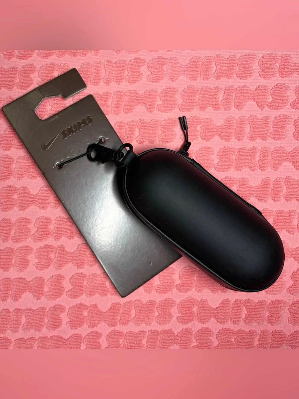 ✨ NWT NikeSKIMS Hardshell Glasses Case | Obsidian ✨